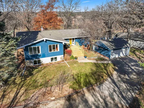 1403 18th Ave SE, Waverly, IA 50677