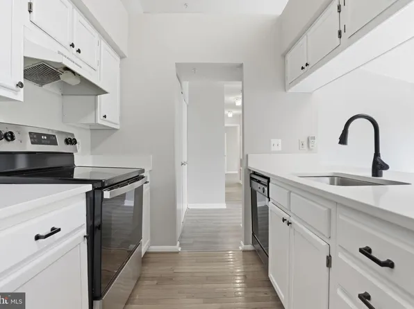 2812 Clear Shot Dr APT 10, Silver Spring, MD 20906