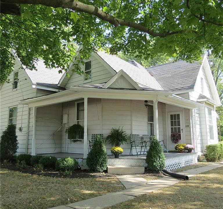 1st image of 900 4th Ave