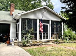 3721 Kivett Dr, Jamestown, NC 27282