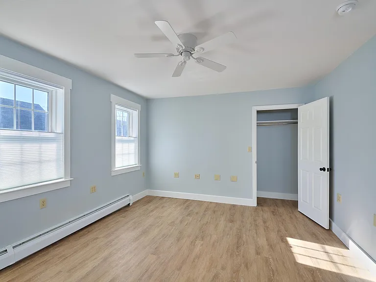 70 South St — Photo 9