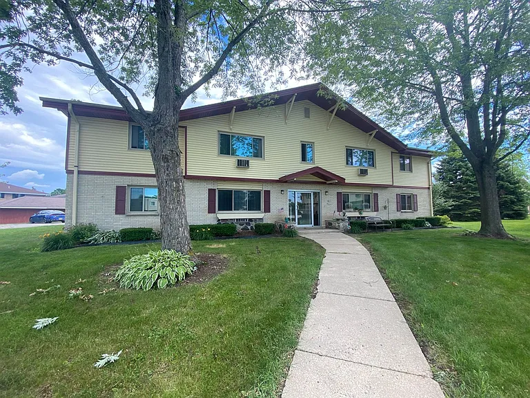N113W15479 Francese Dr — Photo 1