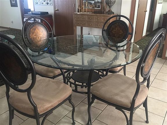 Dining Table & 4 Chairs