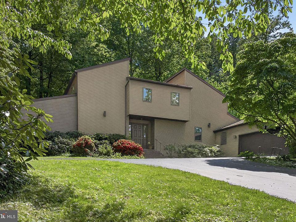 1st image of 2624 Spring Valley Rd