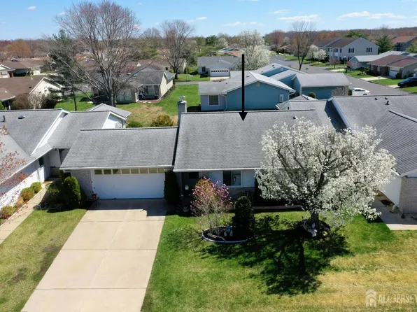 452 Closter Rd #B, Monroe Township, NJ 08831