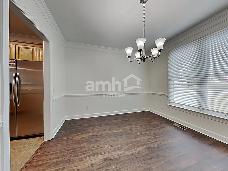 135 Lonetree Dr — Photo 6