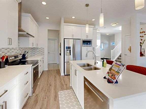 4th image of 27 SE Mist Mountain Rise