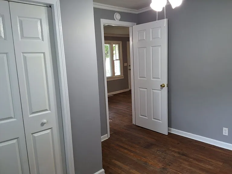 1523 Hill St — Photo 12