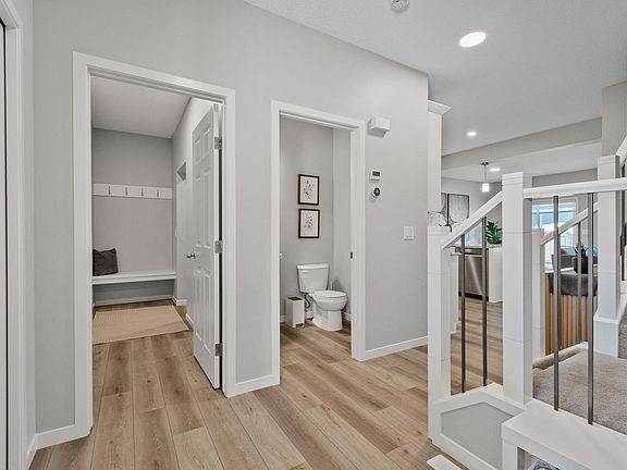 3rd image of 19 Meadowbrook Way