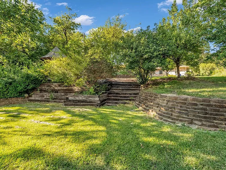 2972 Maydelle Ln — Photo 7
