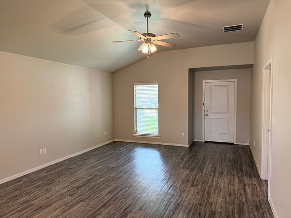 4th image of 2120 N Texas Ave