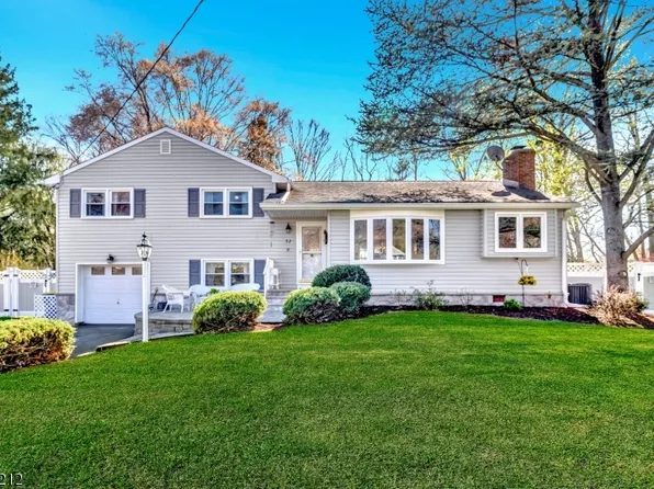 32 Briar Cir, Green Brook Twp., NJ 08812