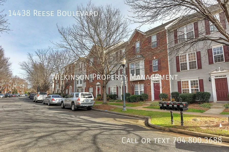 3 bed, 4.0 bath, 1936 sqft, $2,150 — Photo 2