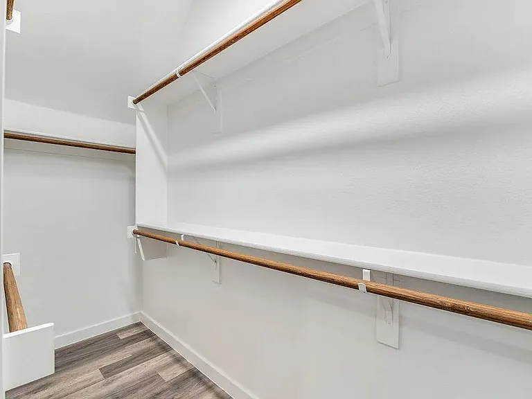 627 Oakridge Dr — Photo 9