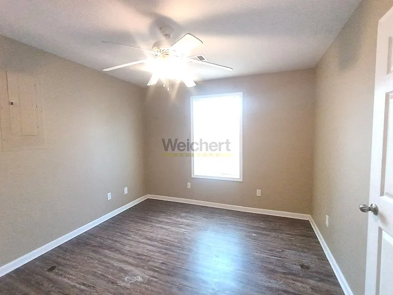 202 E Baldwin St — Photo 9
