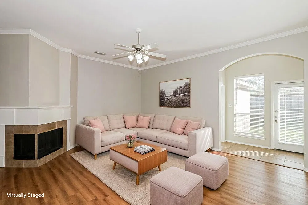 4 bed, 2.0 bath, 2127 sqft, $2,295 — Photo 3