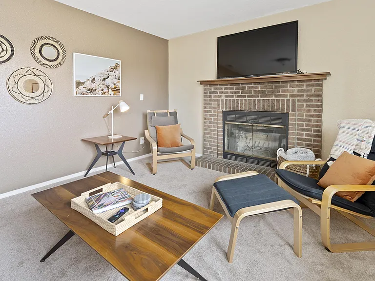 500 Trumbull Ln — Photo 23
