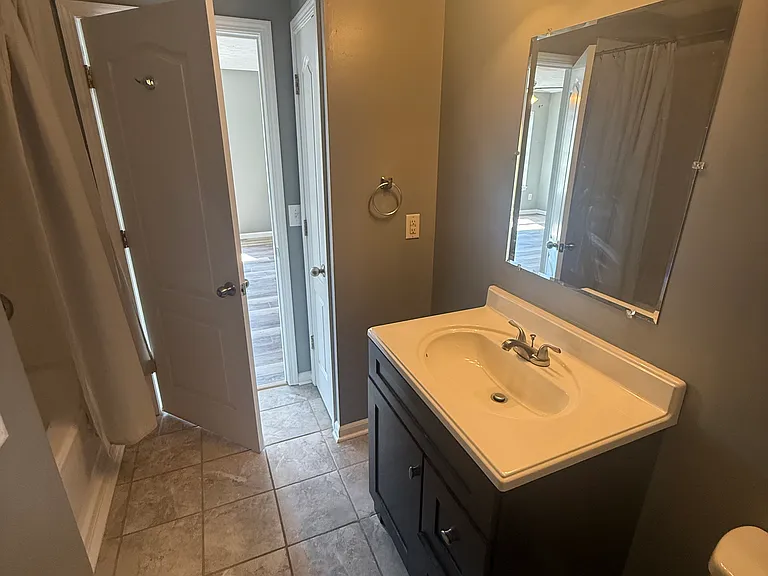 2054 1/2 Ruckle St #2 — Photo 9