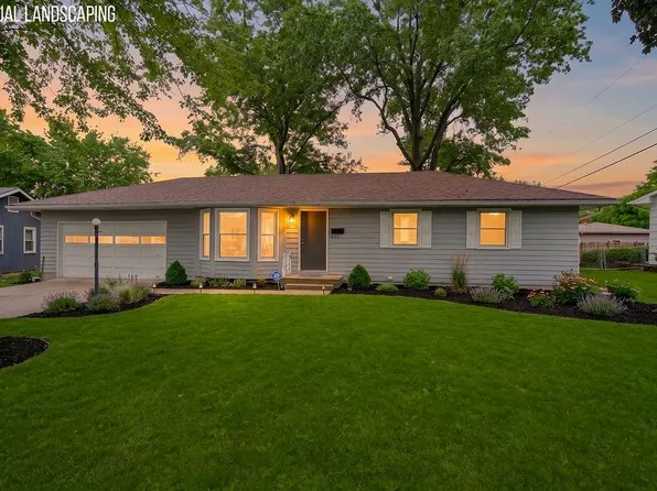 605 NW Lakeview Rd, Blue Springs, MO 64014