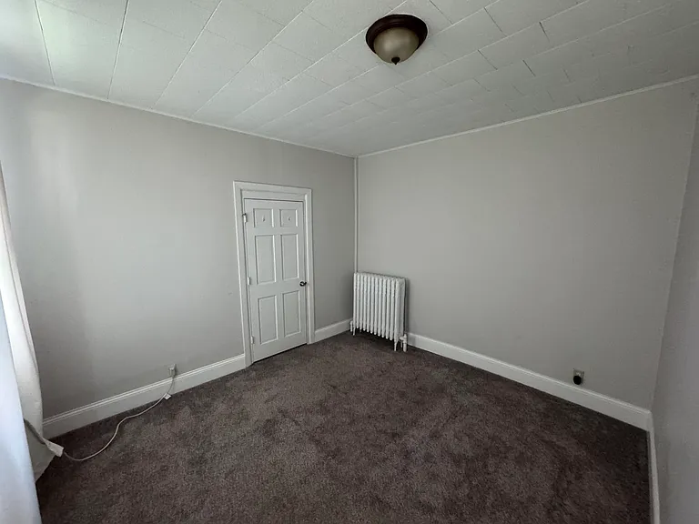 403 Queen Ave N #1 — Photo 13
