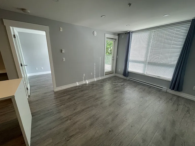 55 8th Ave E #212 — Photo 5