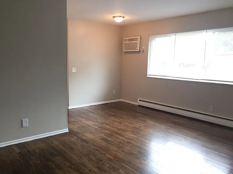 Clearwater Apartments — Photo 6