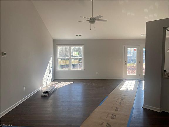 3rd image of 5008 Oak Garden Dr