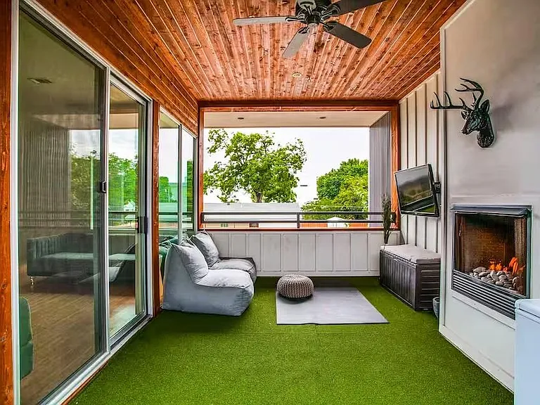 4401 Roseland Ave #B — Photo 2