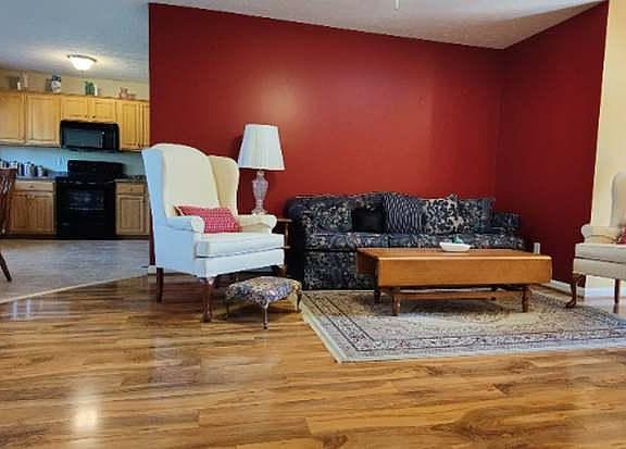 3rd image of 195 W Emerald Cir