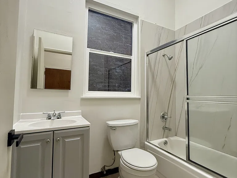 2315 Mission St — Photo 5