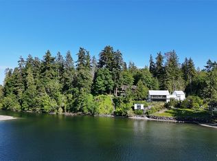 9844 NE Lafayette Ave, Bainbridge Island, WA