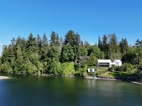 9844 NE Lafayette Avenue, Bainbridge Island, WA 98110