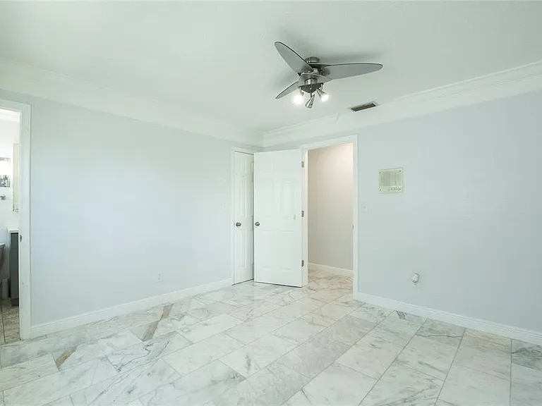 551 Crystal Dr — Photo 39