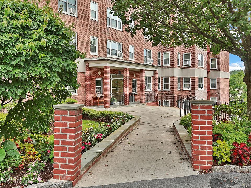 1st image of 280 Collins Ave APT 4I