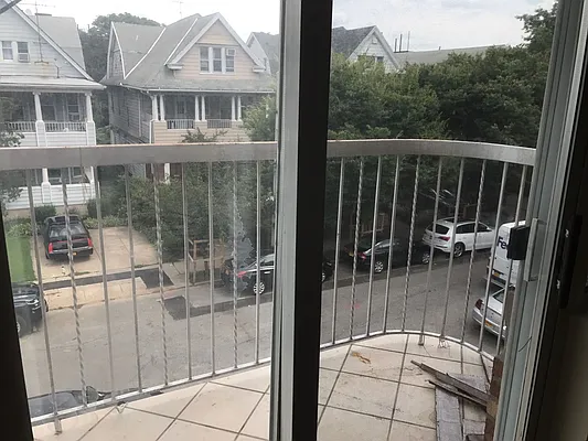 Rented by Zuz Realty | media 10