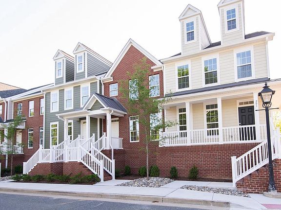 3rd image of 300 Dixon St Unit 202