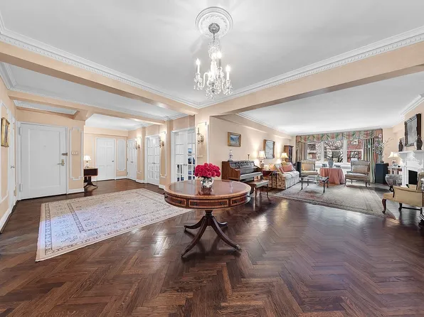 710 Park Ave APT 2A, New York, NY 10021