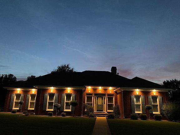 2nd image of 425 Towne Lake Dr