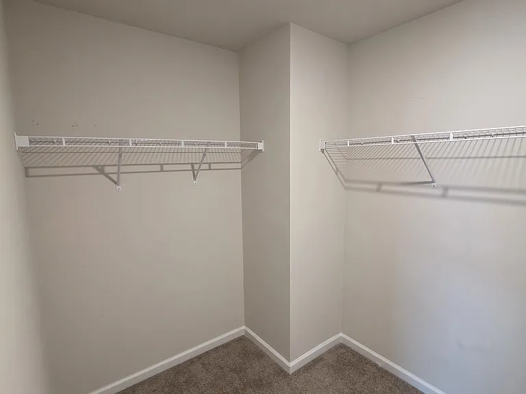 239 Londonshire Dr — Photo 18