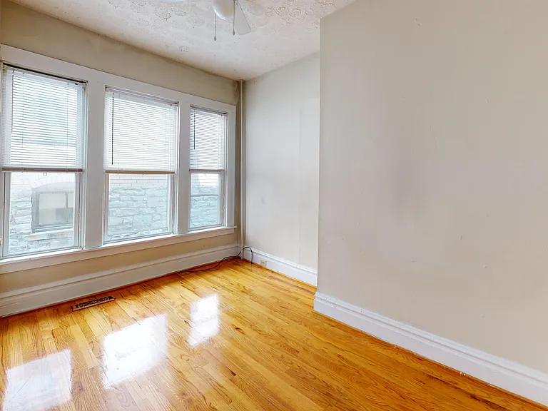 1712 Summit St #A — Photo 6
