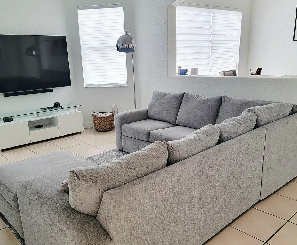 4 bed, 3.0 bath, $4,050 — Photo 3