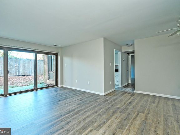 3rd image of 543 Florida Ave APT T3