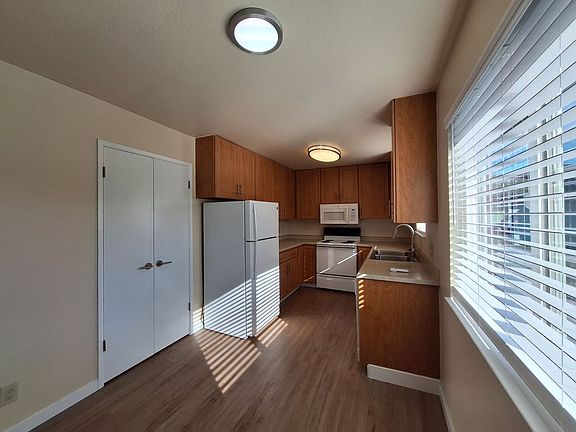5th image of 3122 Crescent Ave #11