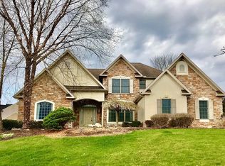 8 Glen Oley Dr, Reading, PA 19606