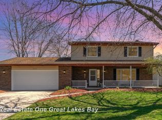 2304 Gatesboro Dr E, Saginaw, MI