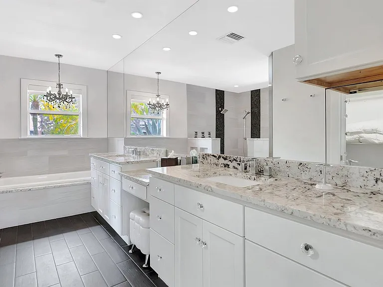 855 Berkeley St — Photo 17
