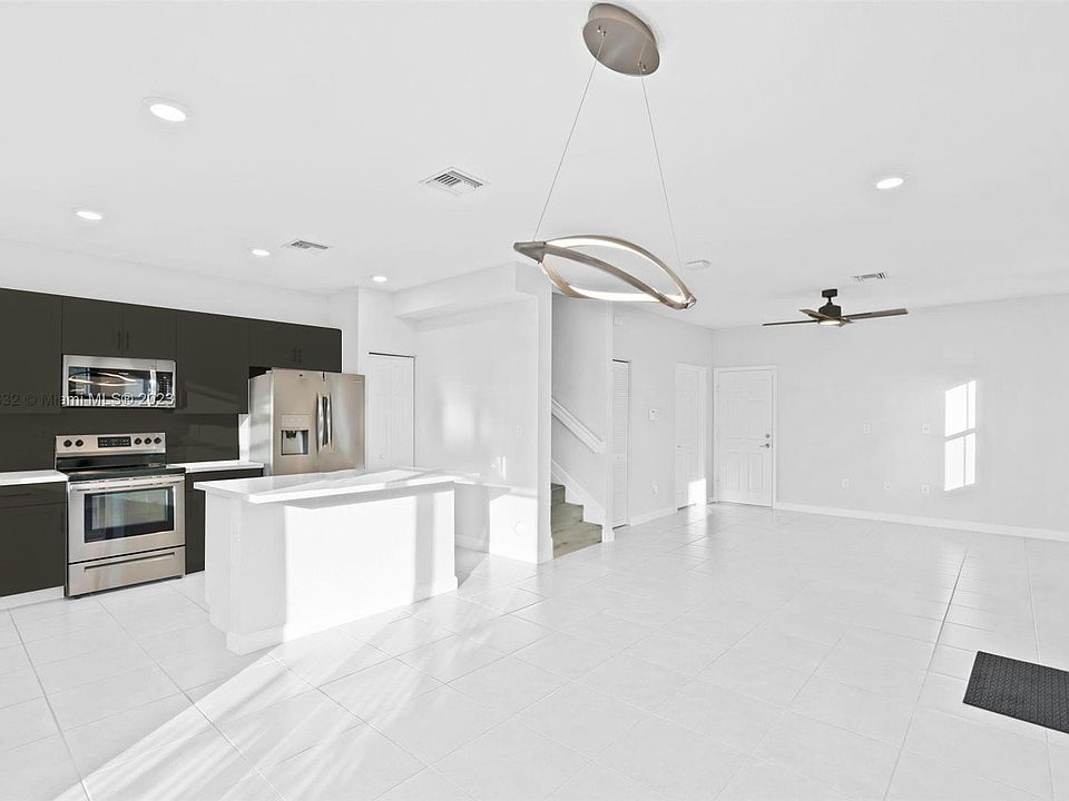 1st image of 4702 Santa Cruz Way #4702