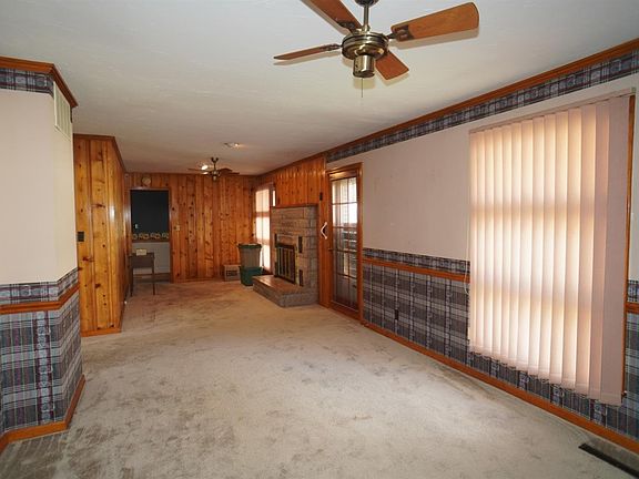 5th image of 418 Western Ave