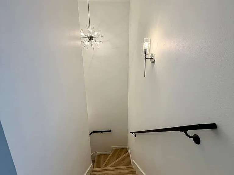 103 N Atlanta St — Photo 8