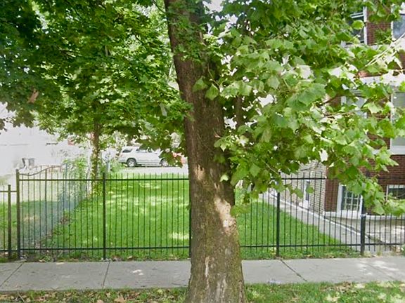 2nd image of 1032 N Springfield Ave